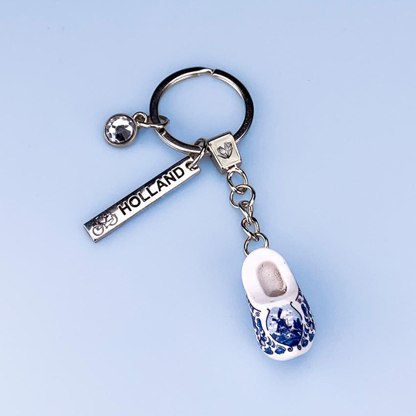 Delfts Blauw träsko med strassten och charm med texten Holland