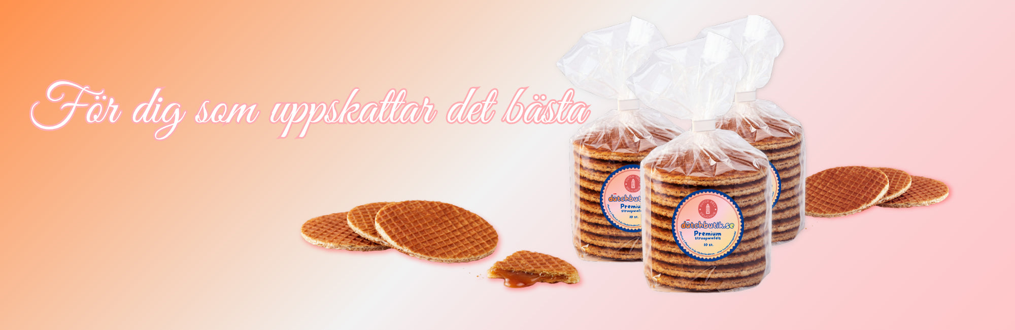 Tre paket premium stroopwafels med några lösa stroopwafels i en elegant produktbild från Dutchbutik