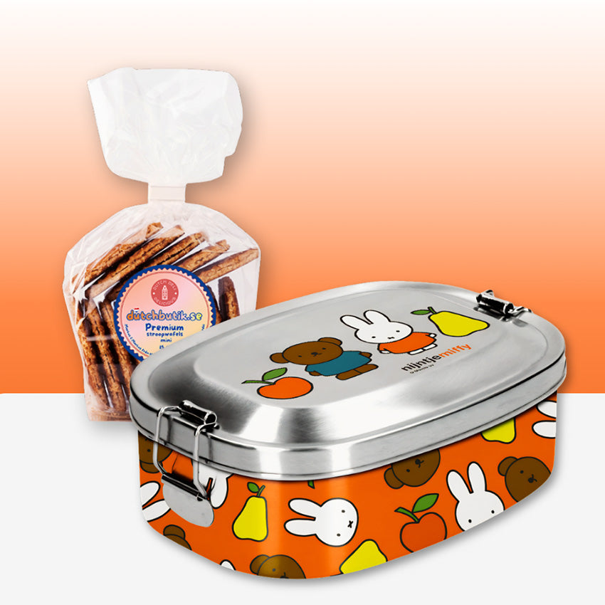 Miffy® lunchlåda med orange design, Miffy och Boris Bear samt en påse mini premium stroopwafels från Nederländerna (15 st).