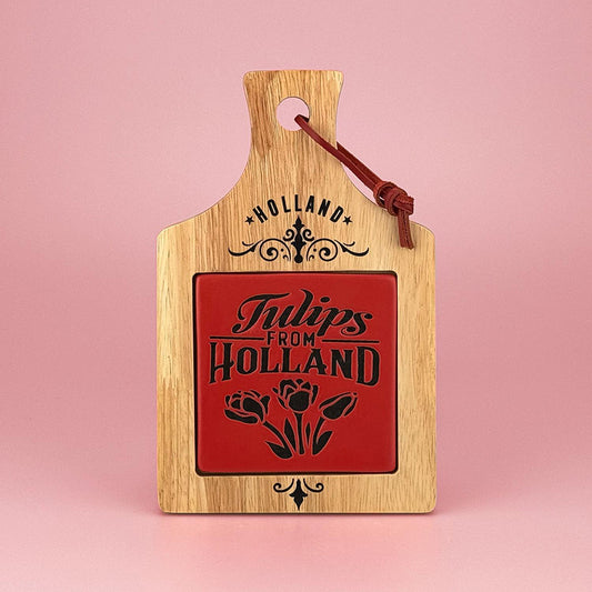 Ost Bricka trä serien "Camp"med röd keramikkakel "tulips from Holland" från Matix Souvenir Holland