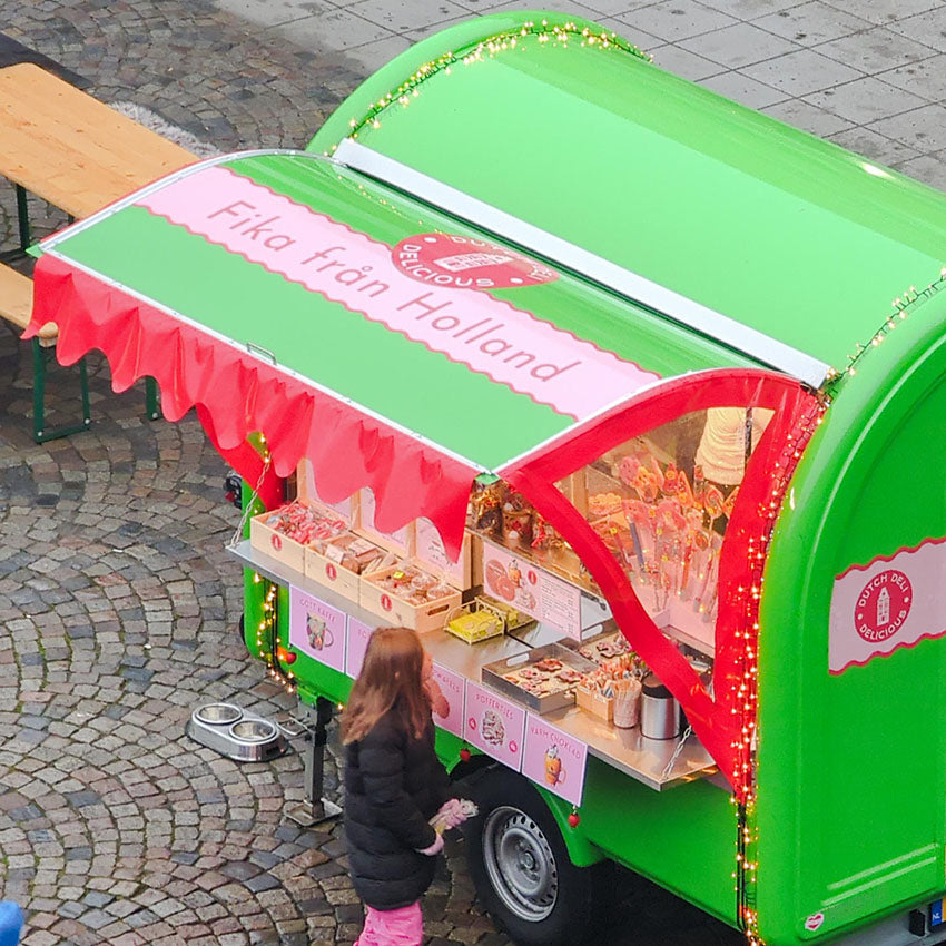 Skovde_julmarknad_2024_FikaFranHolland_Foodtrailer