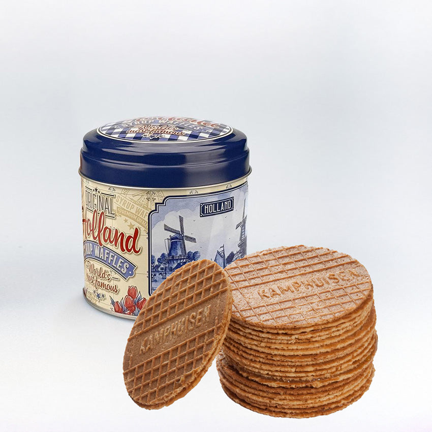 Burk med Kamphuisen sirapsvåfflor(10st.) serien "Delft Blå" i retrostil från Matix Souvenir Holland