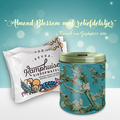 Van Gogh Stroopwafel Plåtburk – Almond Blossom med reliefdetaljer och Kamphuisen sirapsvåfflor (10 st, ca 250 g totalt) – Exklusivt gåvoset