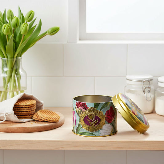 Hollandsk burk som passar för sirapsvåfflor i serien "Pretty Tulips" tulpaner/grön och präglad logo från Matix Souvenir Holland på köket