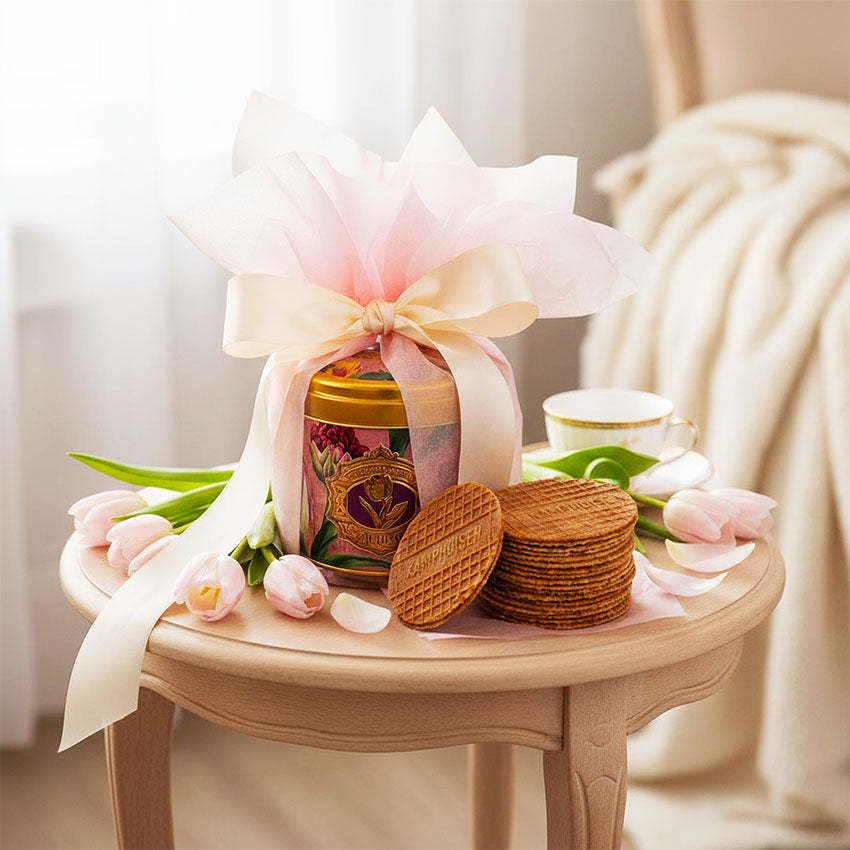 Rosa Pretty Tulips stroopwafelburk med kamphuisen siroopwafels med presentdekoration