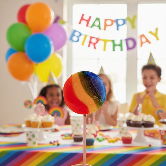 Regnbågn jordgubbklubba rund 50gr. från Holland Foodz på barnkalaset