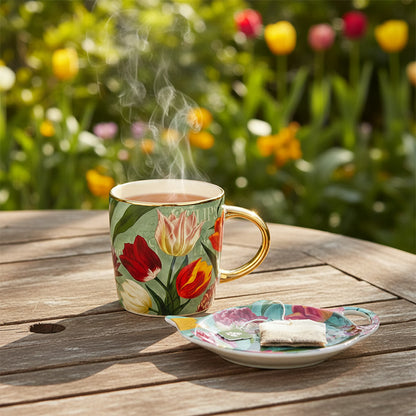 Gröna Te-påshållare för tepåsar, serien Pretty Tulips, 11 x 13 cm och kopp te